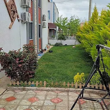 Geyikli Sahilde 1+1 Bahce Kati A1 Ezine