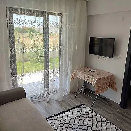 Hotel Geyikli Sahilde 1+1 Bahce Kati A1 Ezine